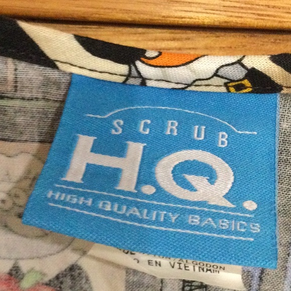 Fall themed scrub top - Picture 4 of 8